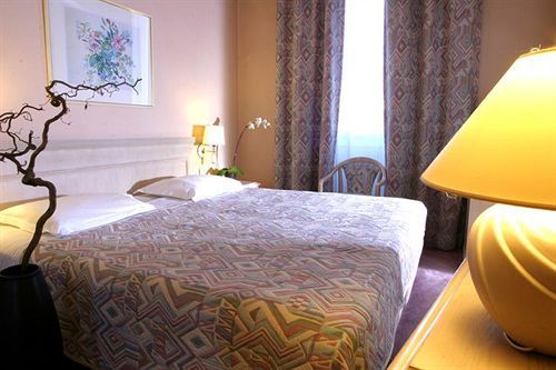 Hotel B4 Park 4*